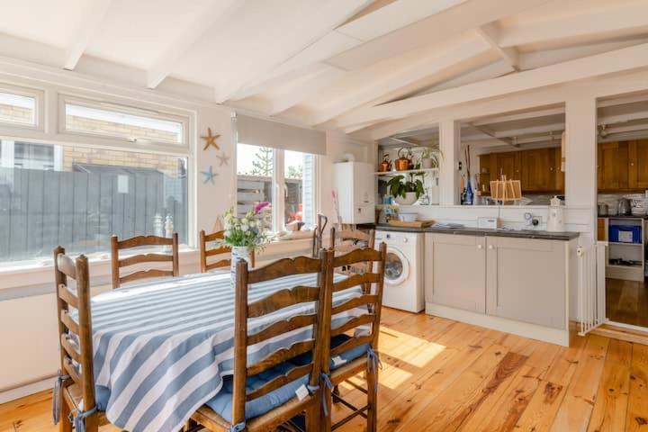 Dog Friendly Cottage 2 Mins To Beach With Hot Tub And Zappi Ev Lessingham Exterior foto